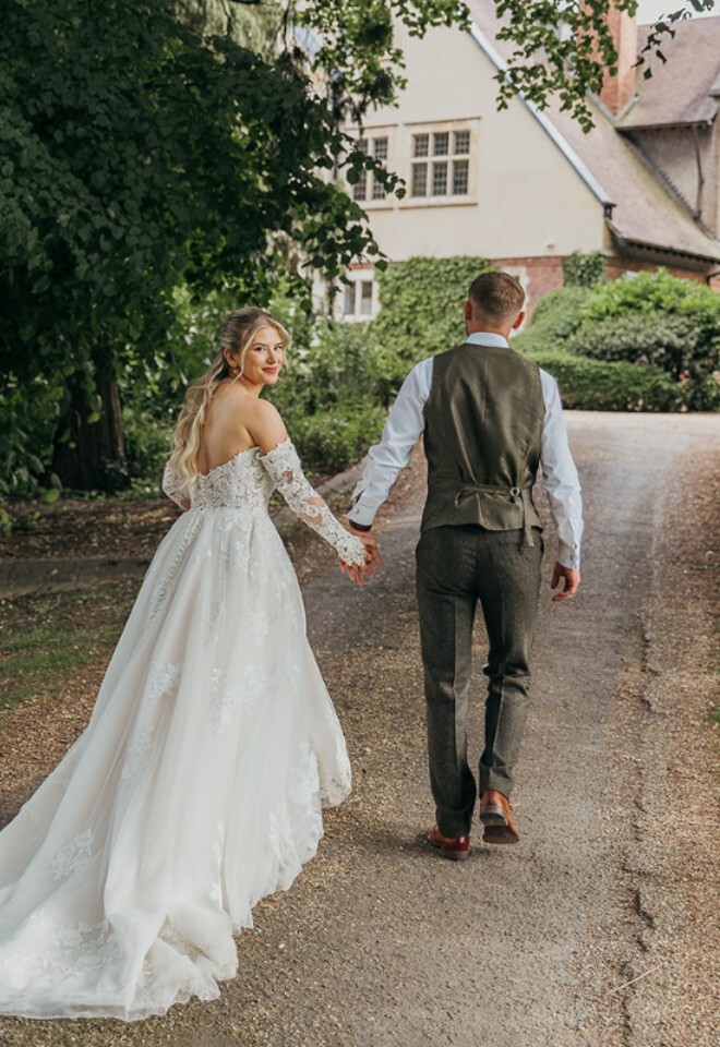 happy-couple-at-plum-park