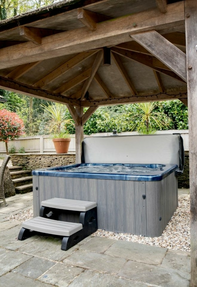 Gamekeepers Cottage Hot Tub