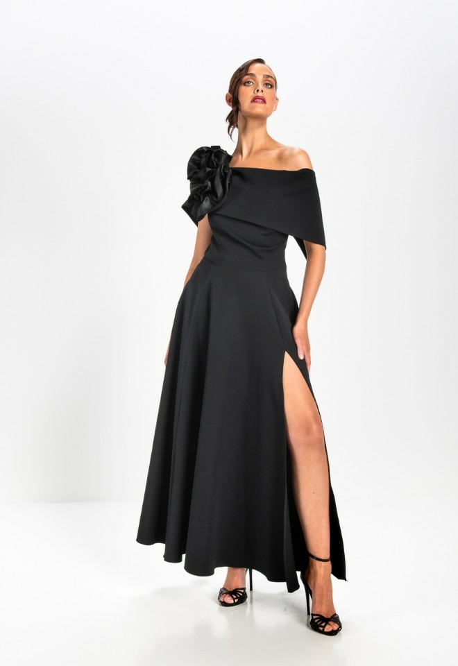 Kevan Jon only available with an ivory flower