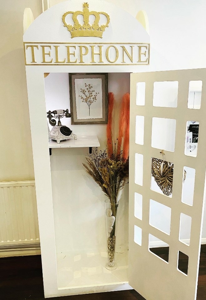 Guest book phonebooth