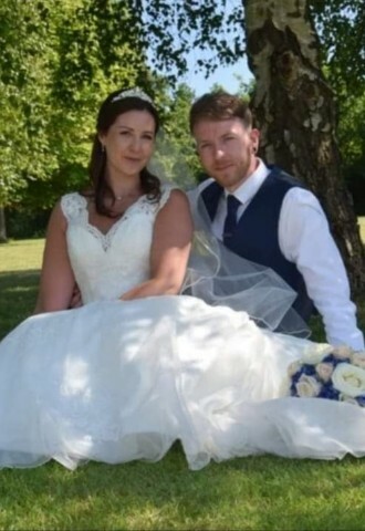 A1 Photogenics wedding photographer wedding photographry swindon wedding photographer wiltshire wedding photographer bride  bride and groom  married couple  bouquet  flowers  Purton wedding venue Peartree at Purton swindon wedding venues