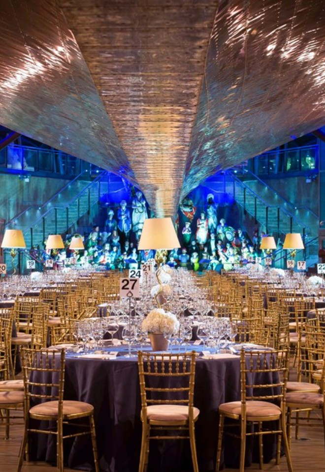 Cutty Sark Dry berth with round tables