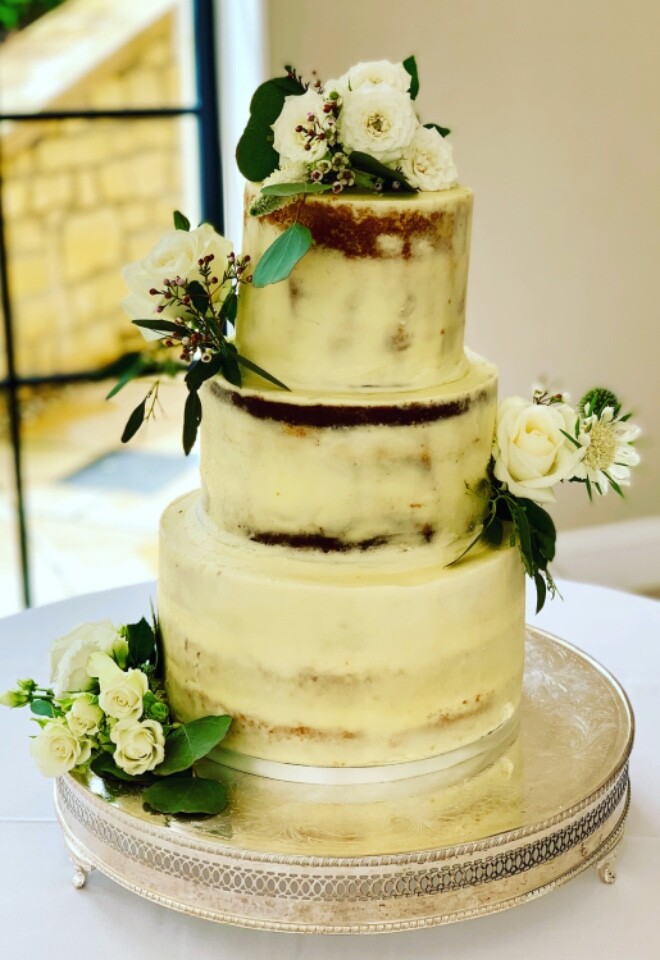 Semi-Naked rustic Buttecream Wedding Cake 