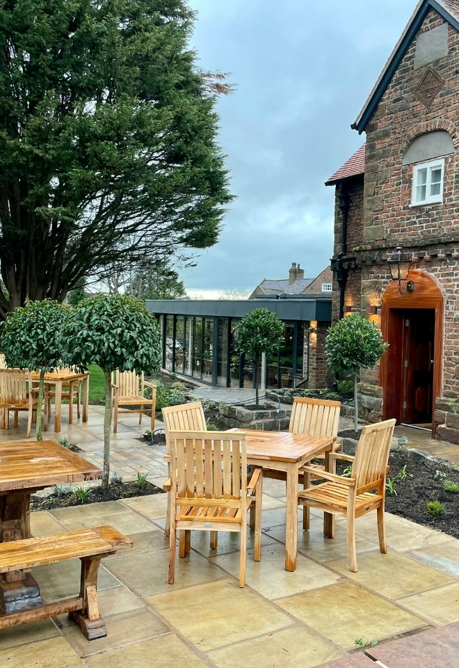 outdoor view of the manor at greasby