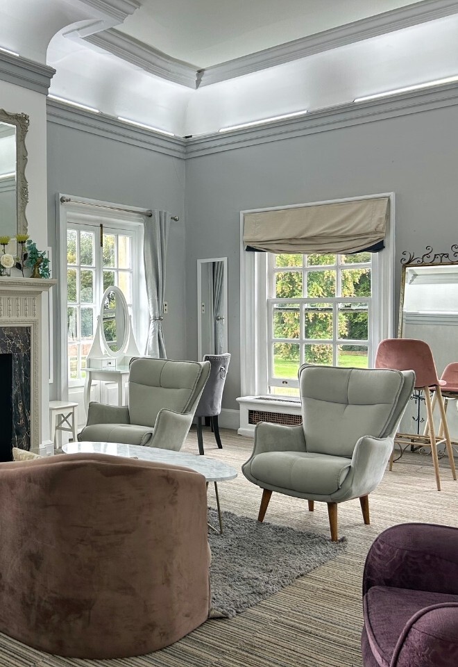 Peony bridal preparation room 