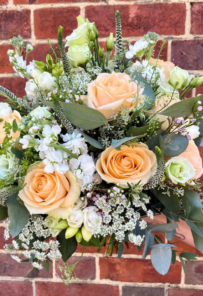 The Daisy Chain, Florists in Buckinghamshire, Peach bridal bouquet