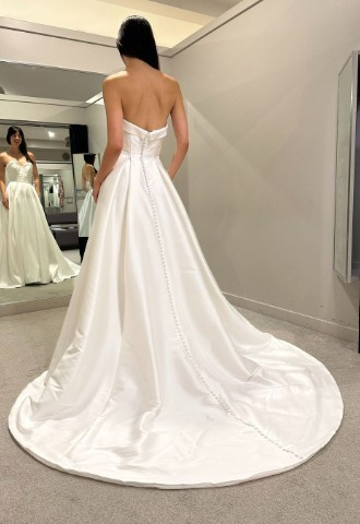 wed2b Designer Bridal Outlet in Liverpool