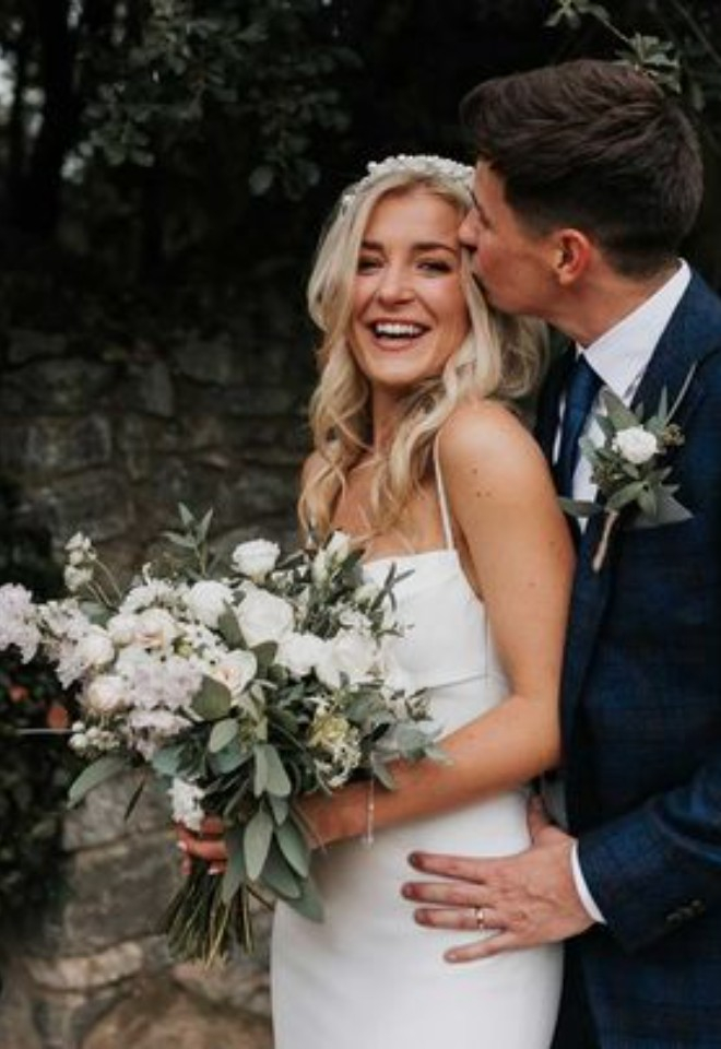 The Daisy Chain, Florists in Buckinghamshire, White Bridal Bouquet