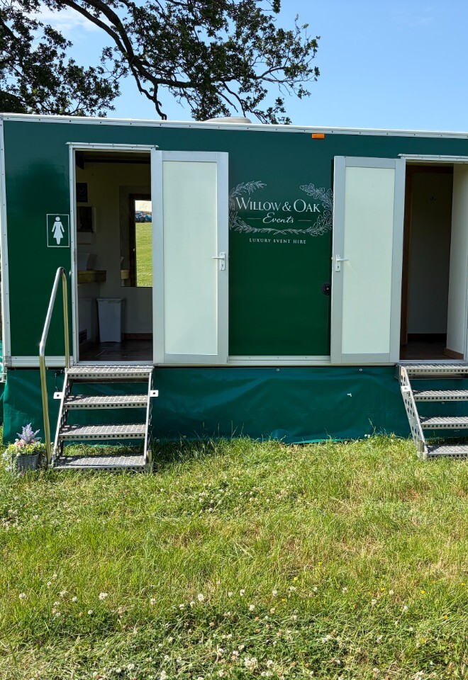 Female & Male toilets with urinals, mobile toilet hire Willow and Oak Events, Oxfordshire