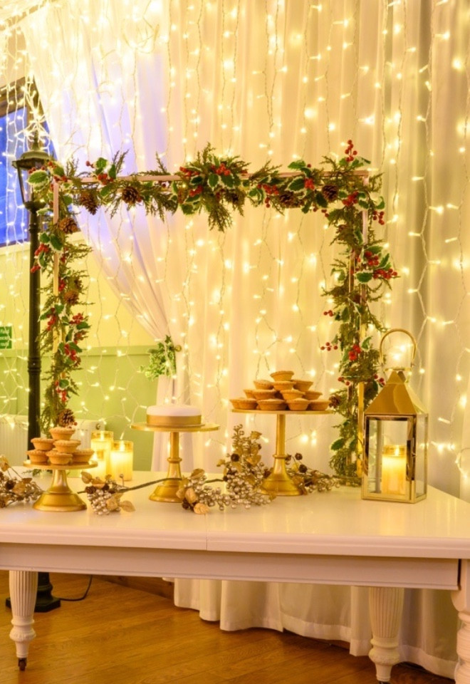 Winter cake table