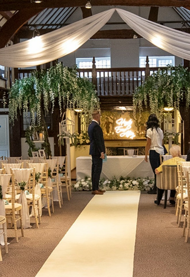Mercure Box Hill wedding ceremony