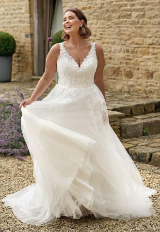 wed2b Designer Bridal Outlet in Liverpool