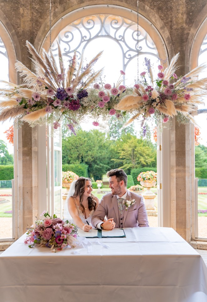 outdoor wedding, flowers, grittleton house