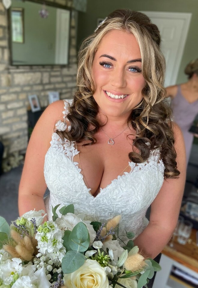 bride MUA Hollly Andersen, soft glam wedding make up artist