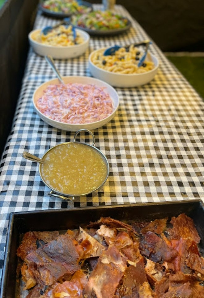 crackling an salads