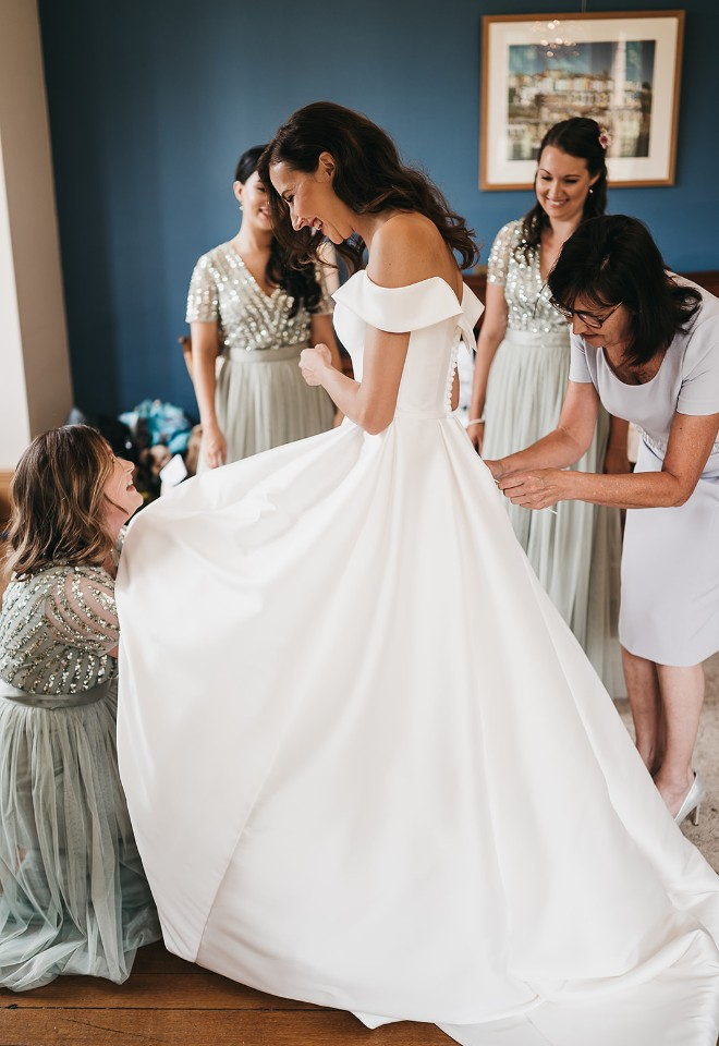 Bride with her Bridal Party