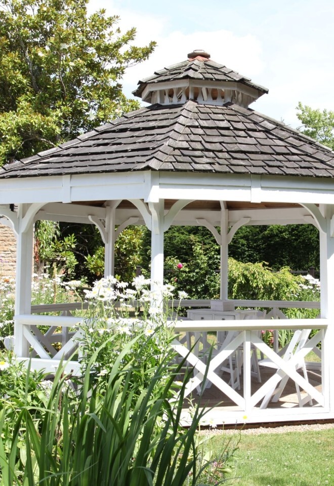 Romantic Setting Hartsfield Manor Hotel
