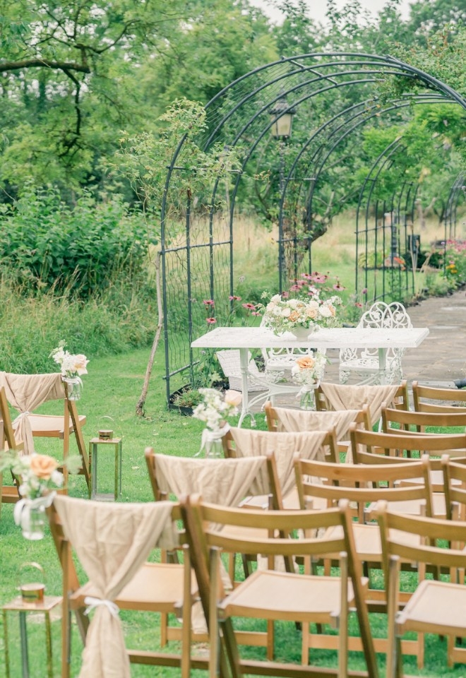 Berwick Lodge outdoor wedding ceremony