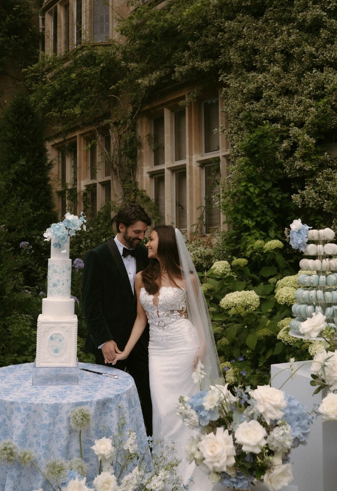 Coombe End Manor Cake