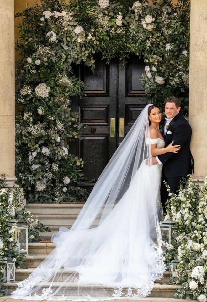Couple at Hedsor House
