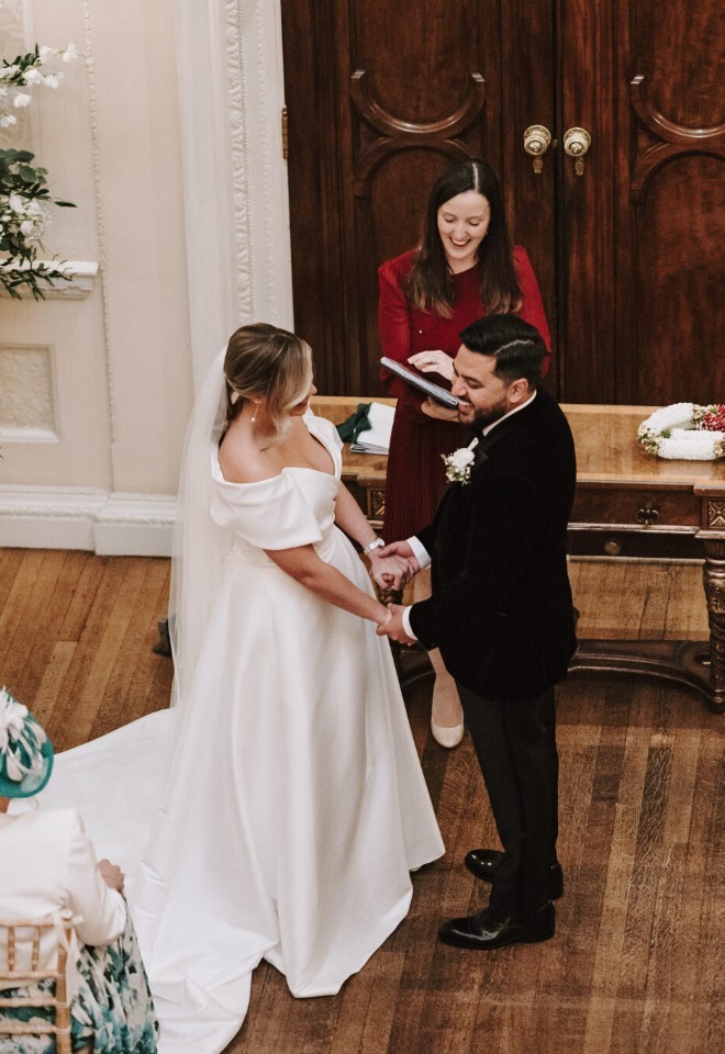 Buckinghamshire wedding ceremony at Hedsor House