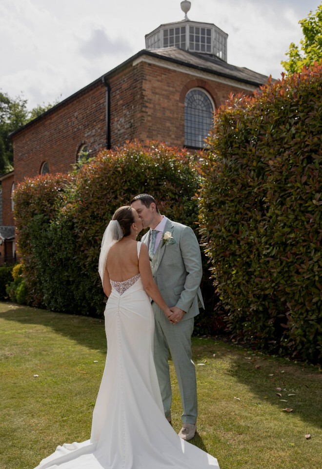 Couple photo in front of the Kings Chapel 