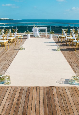 exclusive yacht weddings, wedding ceremony set up on a yacht