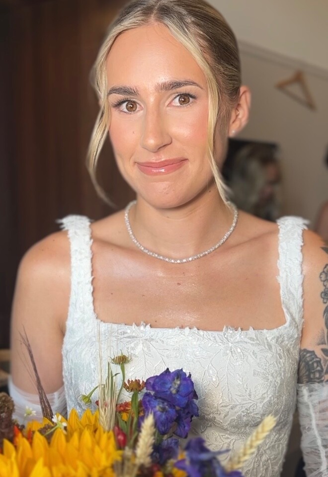 Natural glowing bride