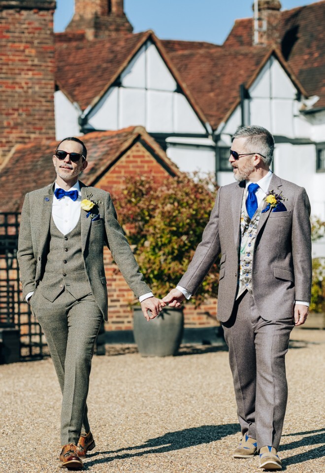 Couple photo next to the Kings Arms Hotel 