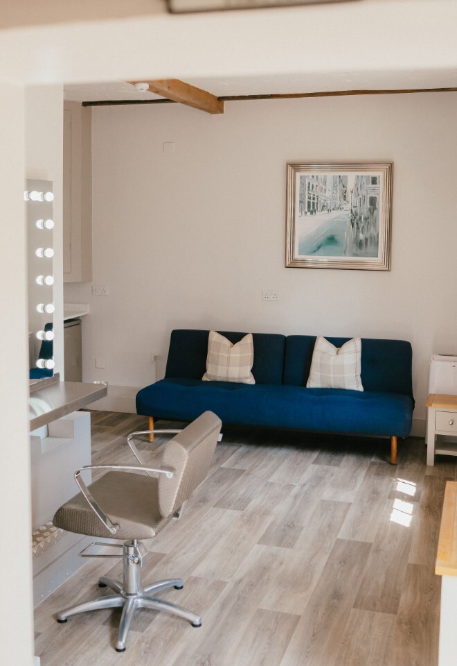 Pump Room Dressing Room 