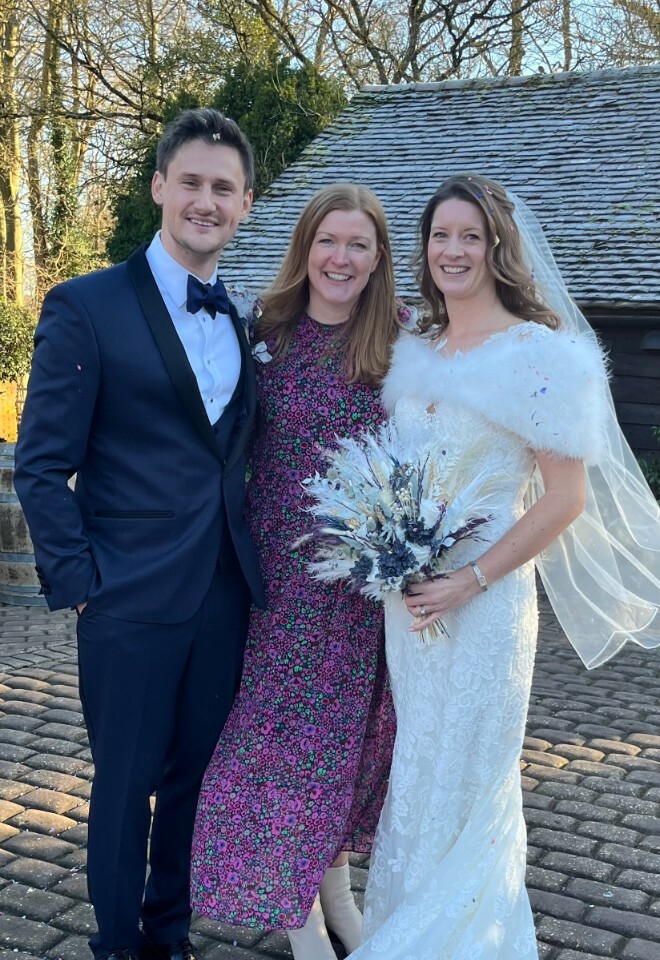 Wedding celebrant-Oxfordshire-Old Luxters Barn-Henley-award-winning-1