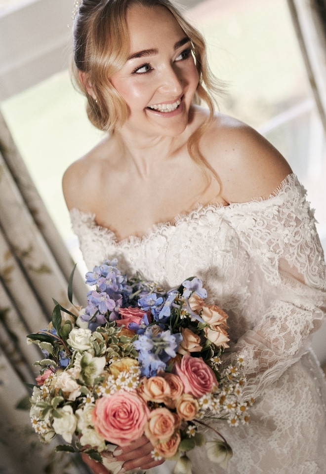 Bride with colourful bouquet 