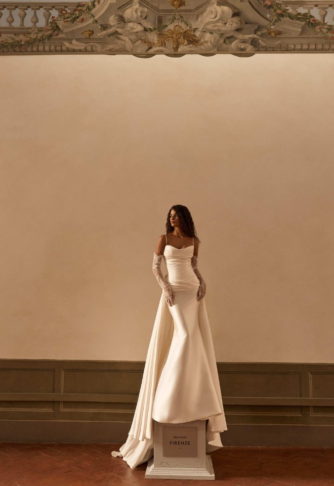 Clarienne with overskirt by Milla Nova 