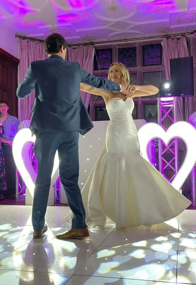 Couple having their fisrt dance with music supplied by DJ"K discos in Surrey