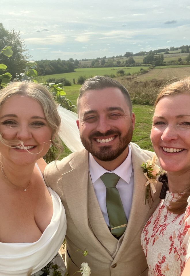 Wedding celebrant-Oxfordshire-Hollands Farm-award-winning-1