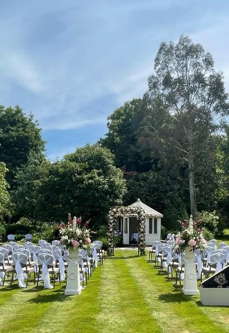 Horsted Place outdoor weddings