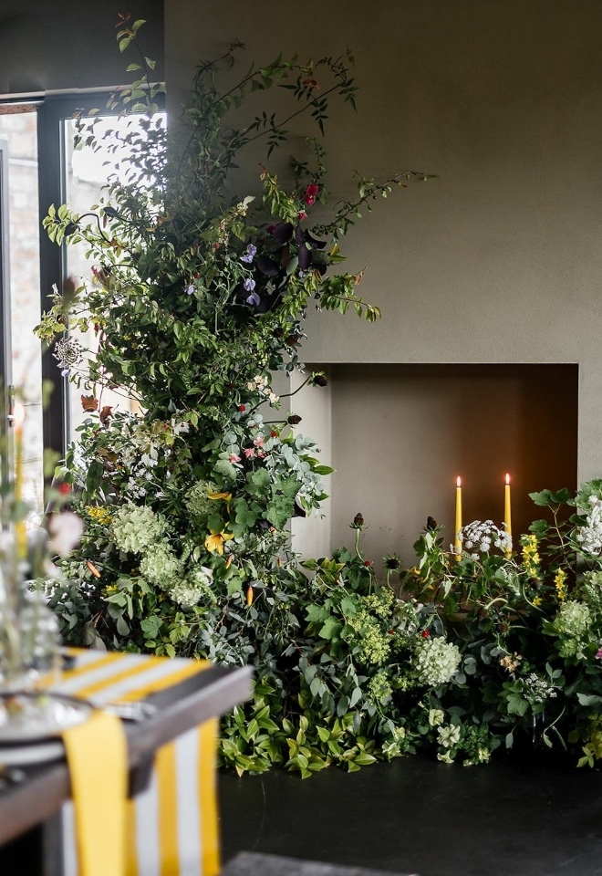Foliage and floral column