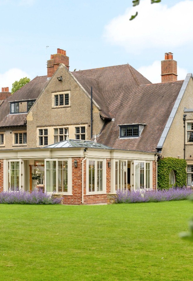 The garden at an exclusive Northamptonshire country wedding venue 
