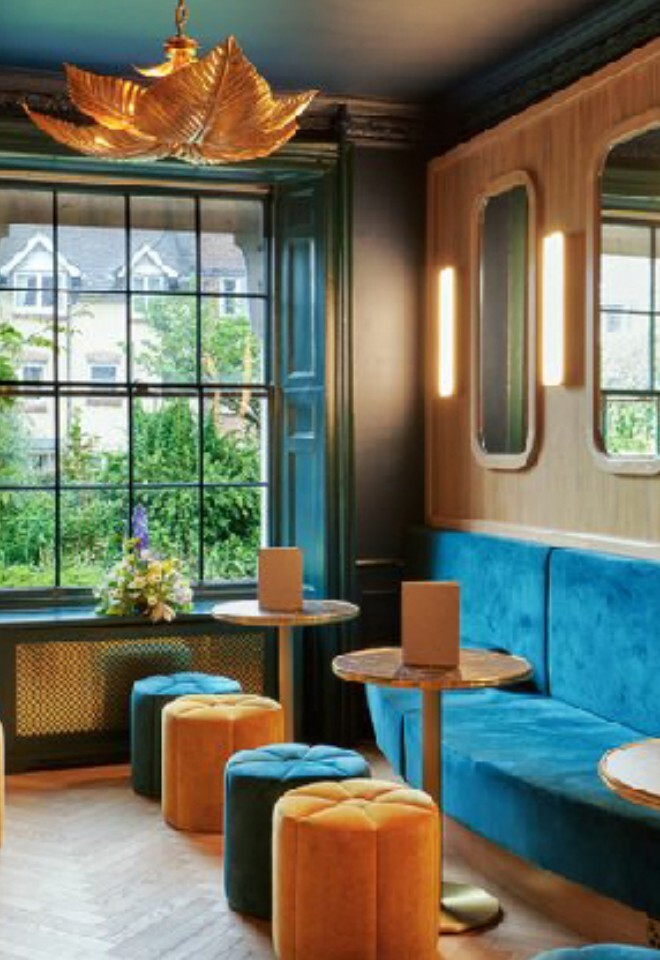 DRINKS IN THE COKTAIL LOUNGE