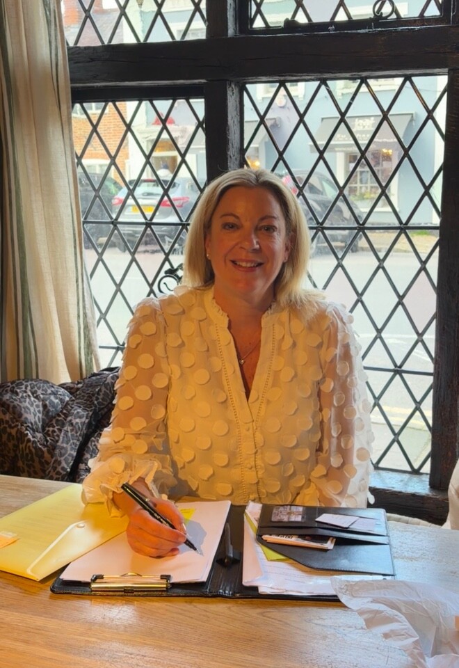 Wedding planning with a Couple