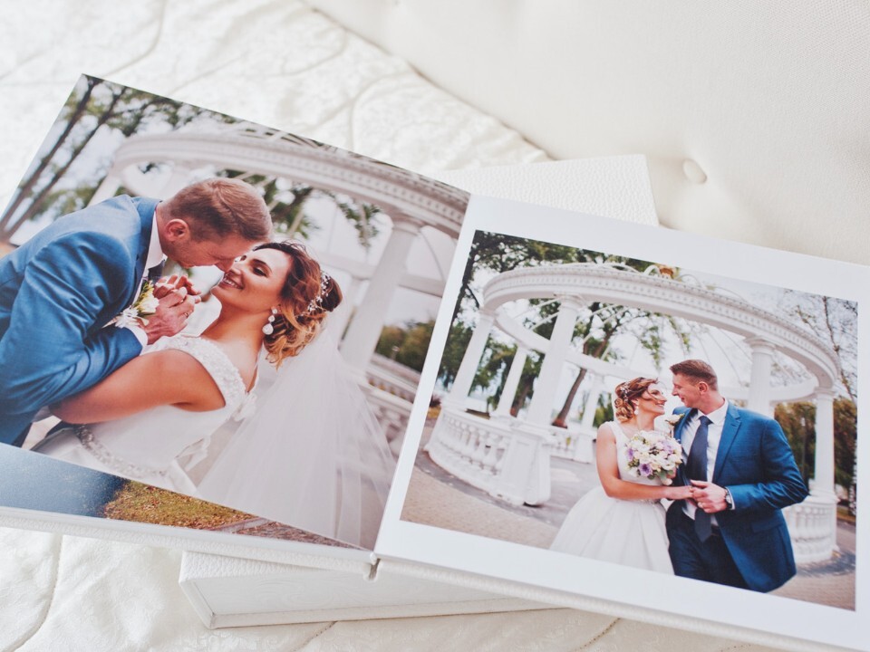 Images on a wedding in a photo album