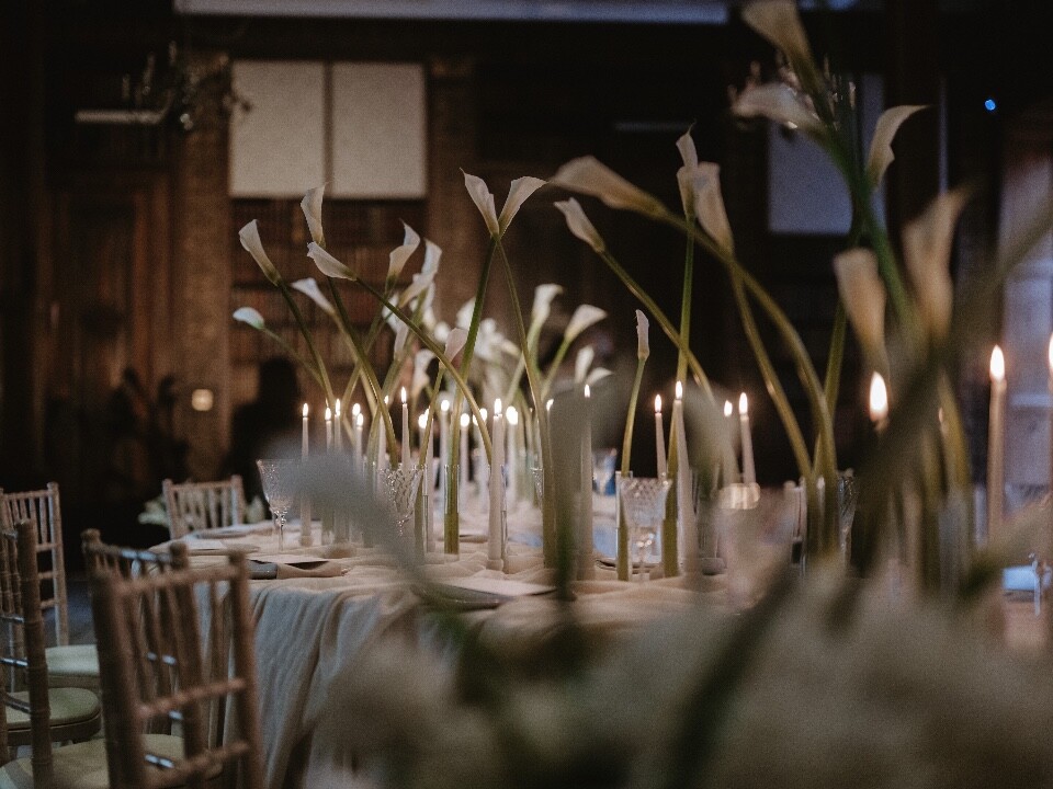 calla lily tablescape wedding display