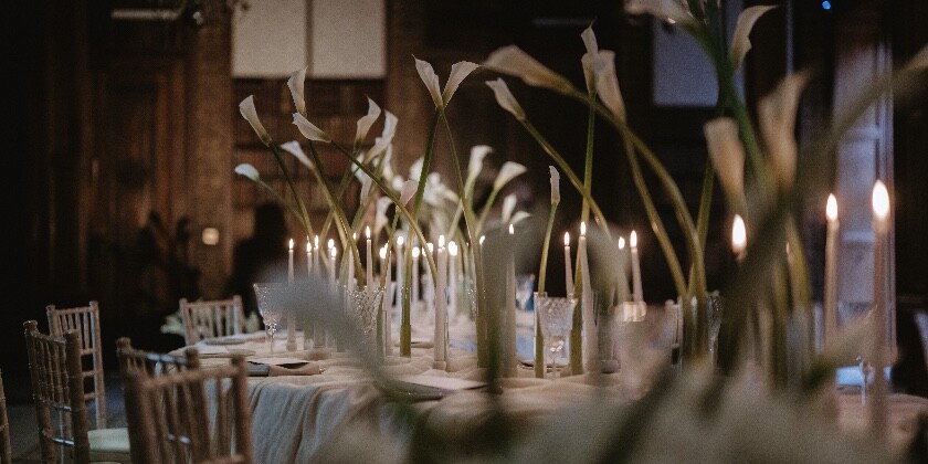 calla lily tablescape wedding display