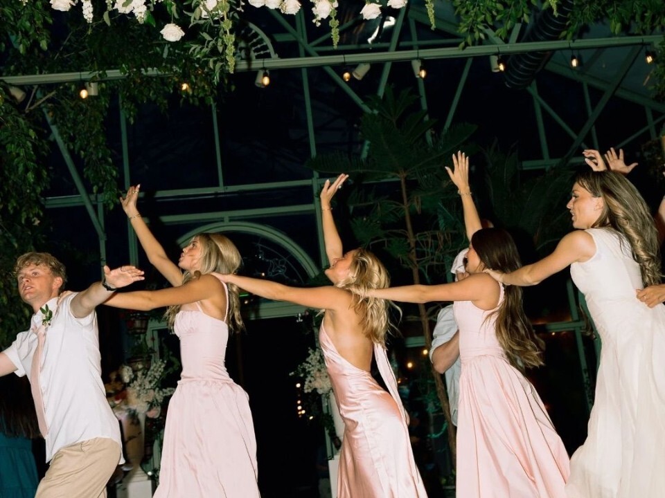 Ultimate Wedding Playlist to Fill Your Dance Floor