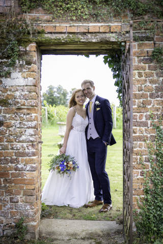 Stone Photos Wedding Photographer in Berkshire, Buckinghamshire, Surrey, Bride, Relaxed, natural, candid, Groom, Love, Couple, Portraits, Stanlake Park, vineyard, Twyford