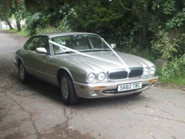 Luxury and Classic Wedding Cars, Cars & Horse Drawn Carriages in Essex