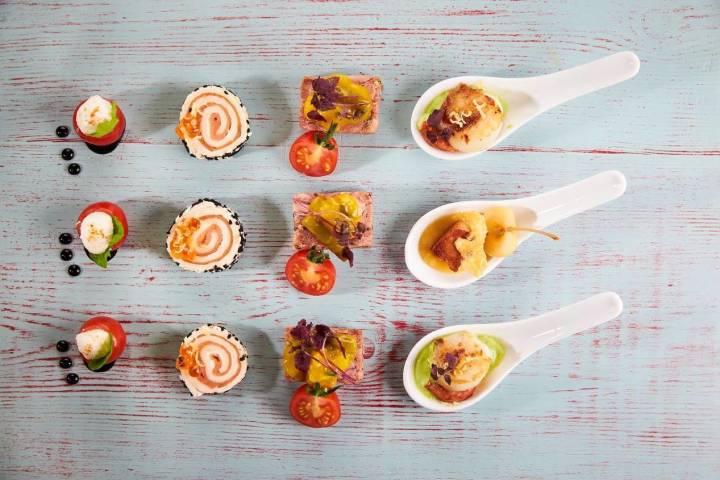 Beautifully styled canapé selection by Portfolio Events Catering, wedding caterers based in Northamptonshire