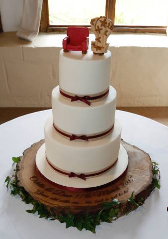 Hayley's Cake Studio, Oxfordshire Wedding Cakes