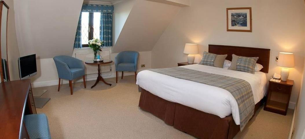 Stirrups Country House Hotel,Guest Accommodation in Berkshire