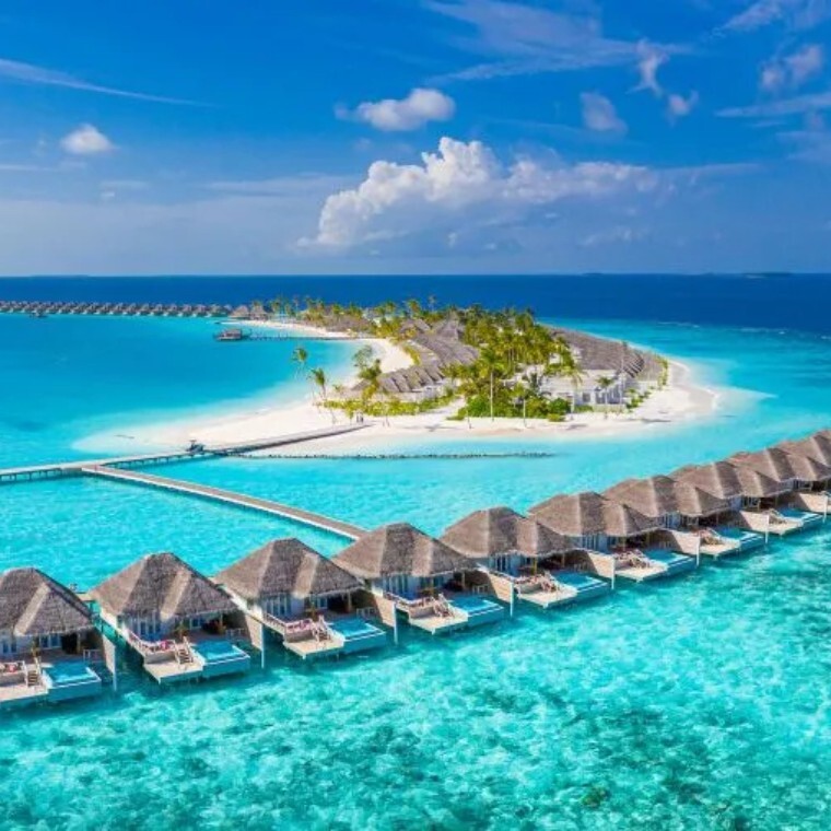 Image of a beach honeymoon in the Maldives from Auria Travel Buckinghamshire